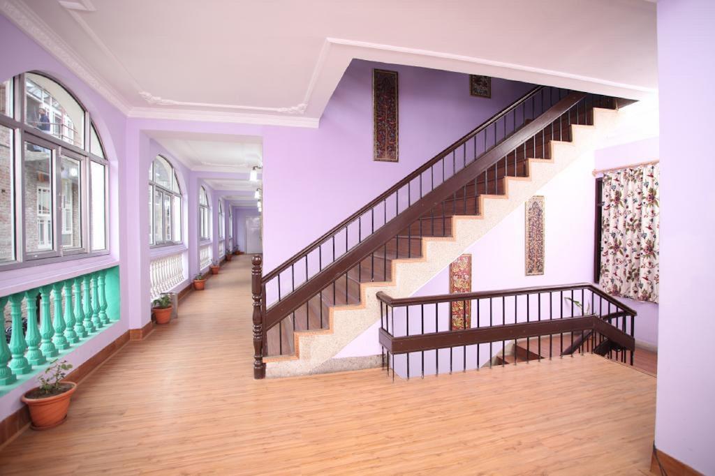 Hotel Ibni Kabeer Срінагар Екстер'єр фото