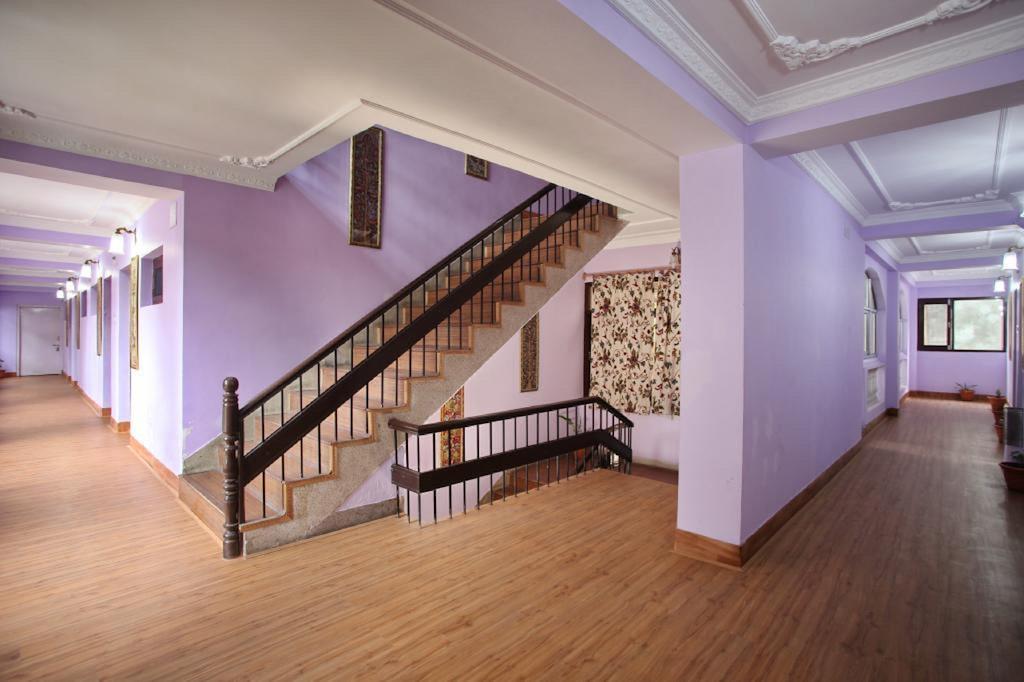 Hotel Ibni Kabeer Срінагар Екстер'єр фото